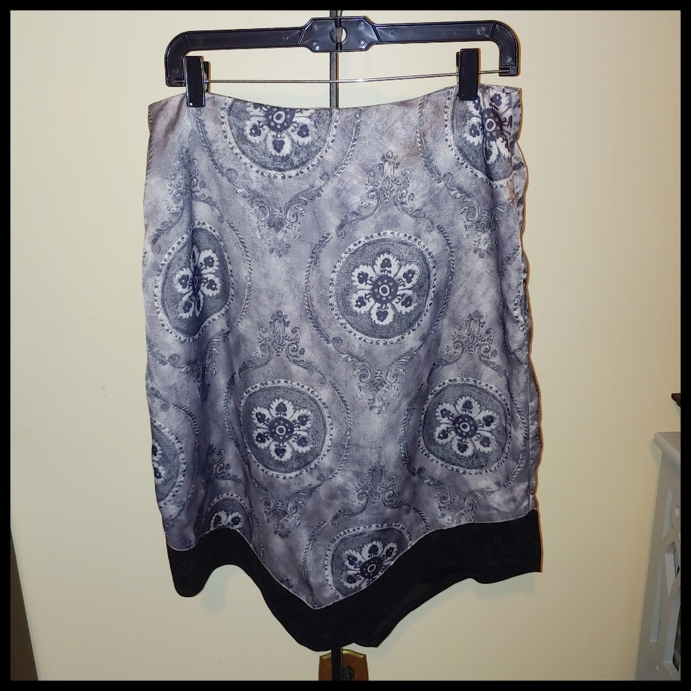 Exact Change Lightweight Handkerchief Skirt M